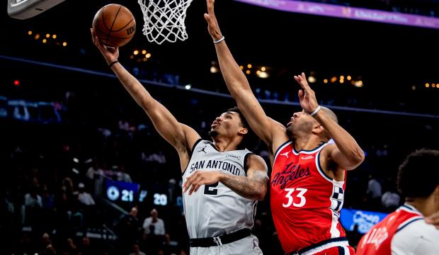 NBA'de Spurs, Clippers'ı parkeden sildi! Seri 11'e &ccedil;ıktı