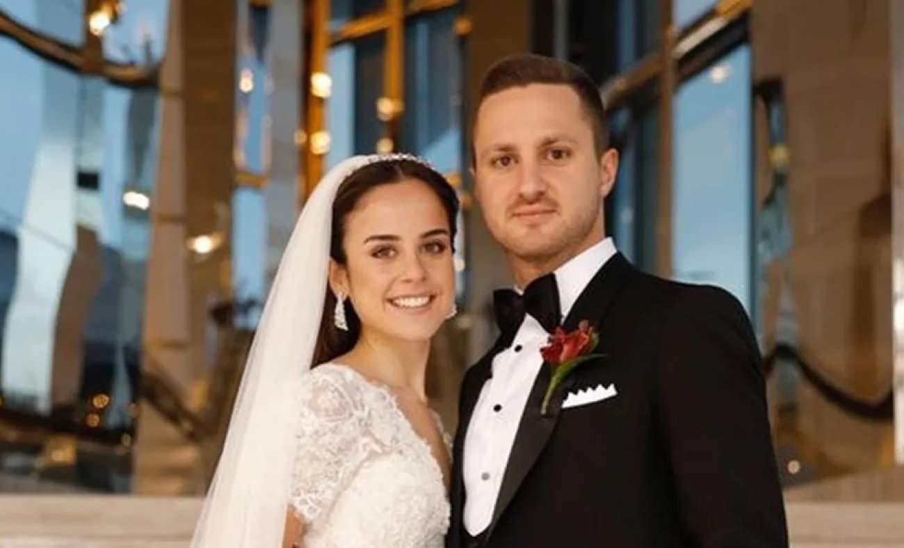  Revna Sarıg&uuml;l'den olay hamle: Kimliğinden &Ouml;mer Sarıg&uuml;l'&uuml;n soyadını sildirdi!