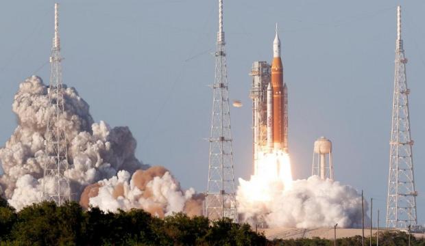 Tarihi u&ccedil;uş başladı! NASA 50 yıl sonra Ay'a d&ouml;n&uuml;yor