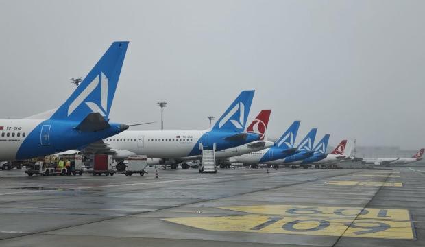 U&ccedil;akta 'canlı bomba' şakası: T&uuml;m yolcular indirildi! 4 yıl hapis cezası