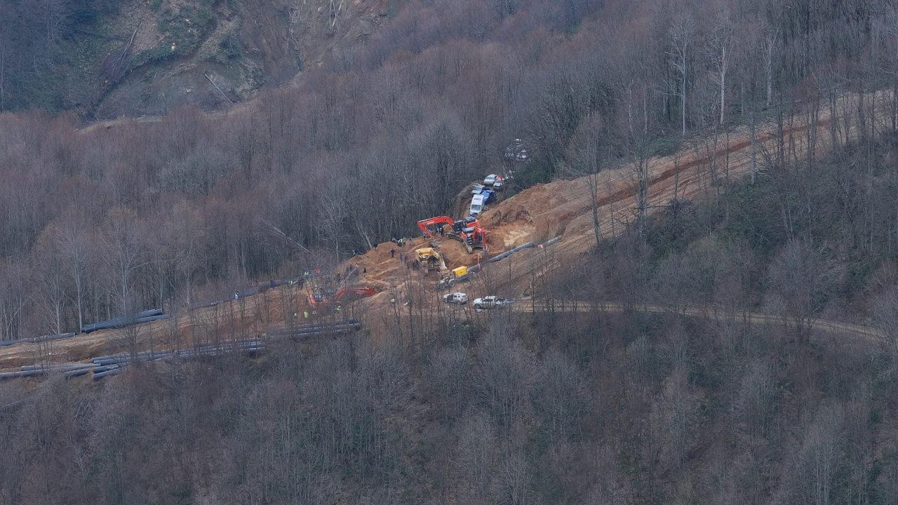 Düzce'de göçükte mahsur kalan bir işçi hayatını kaybetti