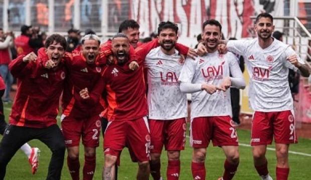 1. Lig'e ilk bilet Ankara'da kesildi: Batman Petrolspor, 24 yıllık r&uuml;yayı ger&ccedil;ekleştirdi