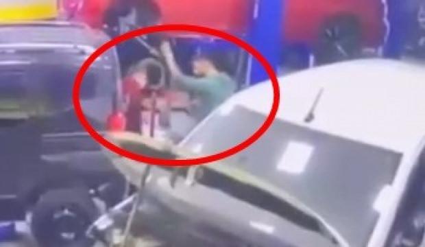 &Ccedil;ırağa, &lsquo;telefonuma baktın&rsquo; dayağı: Acımasızca d&ouml;vd&uuml;