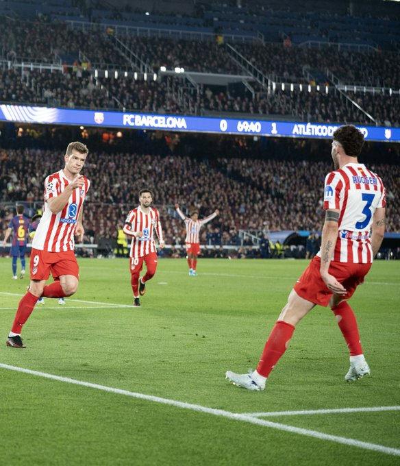 Atletico Madrid'de Sörloth attığı golün sevincini yaşıyor