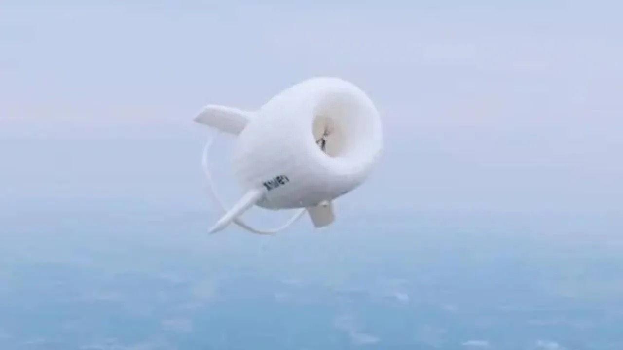 Gökyüzünde enerji devrimi: Çin’in geliştirdiği balon görünümlü hava türbini, rüzgarı elektriğe dönüştürerek megawatt seviyesinde enerji üretmeyi hedefliyor.