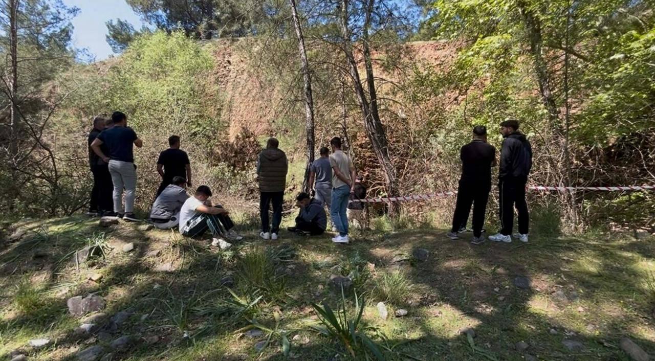 Olay yerine sağlık ve jandarma ekipleri sevk edildi. 