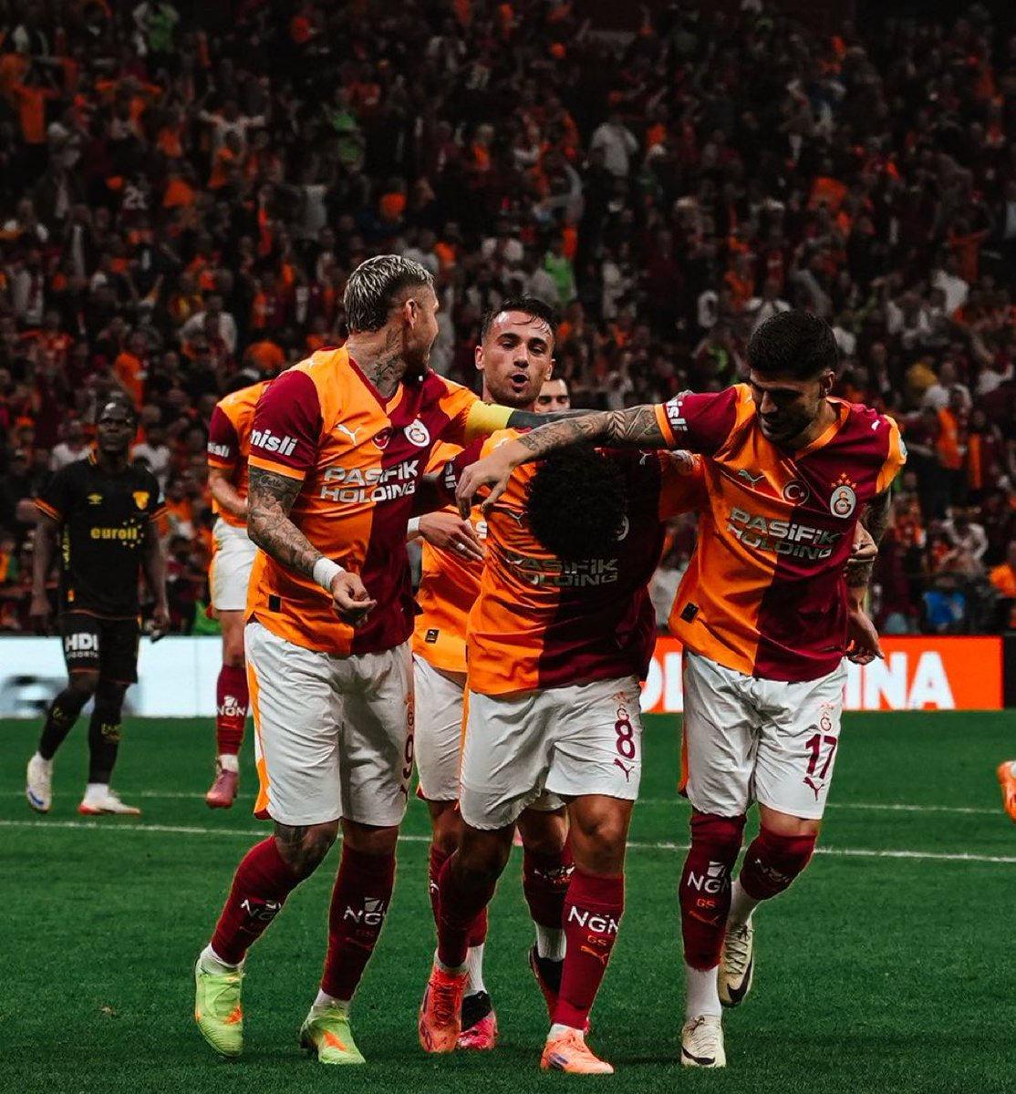 Icardı, Sara, Yunus Akgün ve Eren Elmalı gol sevincini birlikte yaşıyor