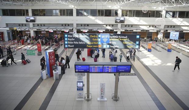 Antalya Havalimanı yılın ilk &ccedil;eyreğinde 3 milyondan fazla yolcuya hizmet verdi