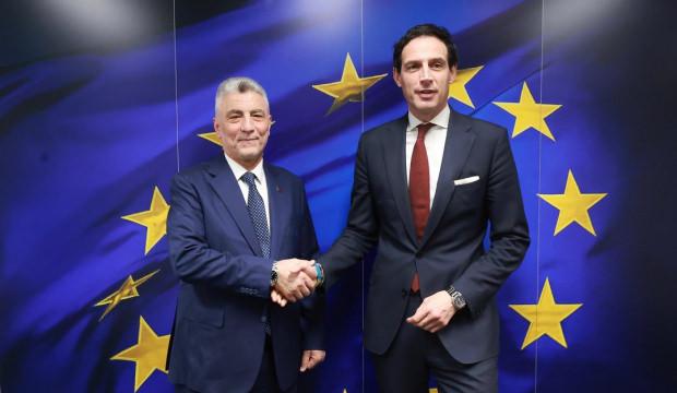 Bakan Bolat, Avrupa Komisyon İklim Komiseri Hoekstra ile bir araya geldi