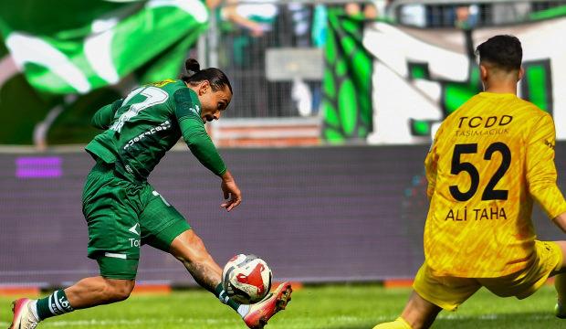 Bursaspor şampiyonluk kapısını Eskişehir'de araladı! 1. Lig i&ccedil;in geri sayım