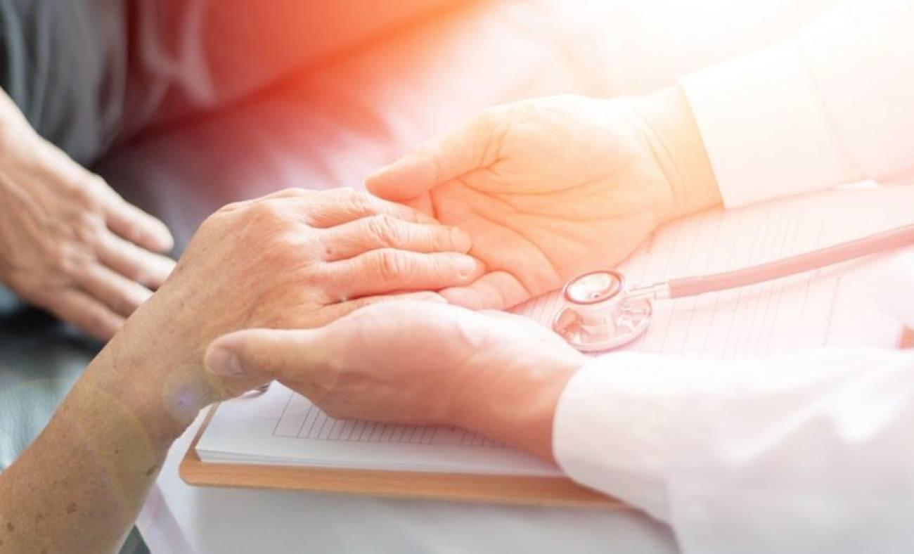 D&uuml;nya Parkinson G&uuml;n&uuml;&rsquo;nde umut ışığı: Ameliyatsız tedaviyle titreme durdurulabiliyor!