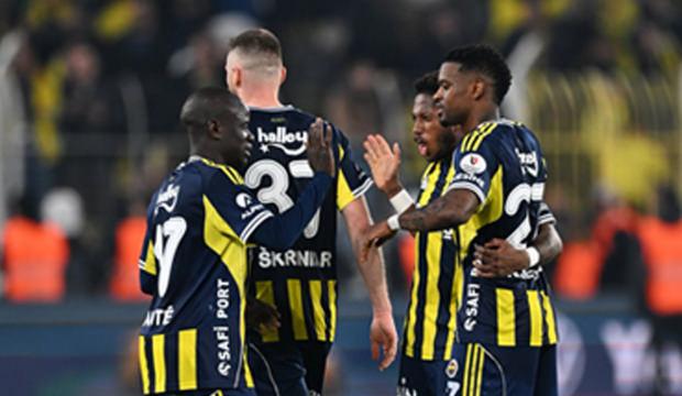 Fenerbah&ccedil;eli yıldız futbolcunun evi soyuldu! &Ccedil;alınan para dudak u&ccedil;uklattı
