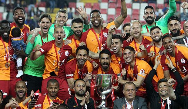 Galatasaray'ın eski yıldızı futbolu bıraktı! 2 yılda 3 kupa kazanmıştı