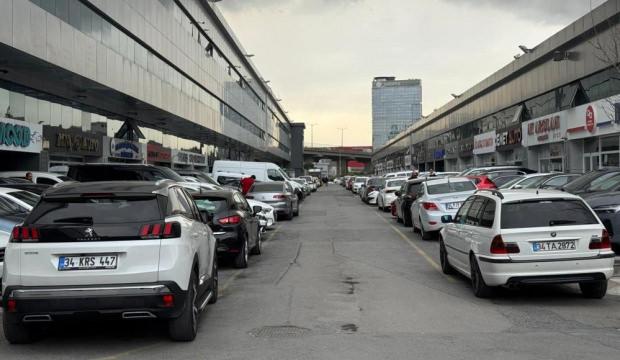 H&uuml;rm&uuml;z Boğazı otomobilde ikinci el ara&ccedil;ları da vurdu