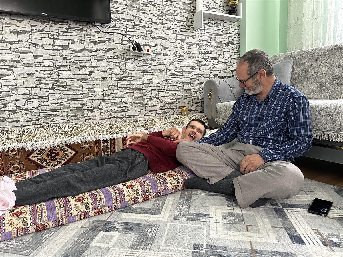 Muhammet ve babası Ramazan Sert