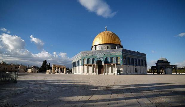 İsrail Mescid-i Aksa Camii&rsquo;ni a&ccedil;arken baskın saatlerini uzattı: Vardiyalı polis koruması!