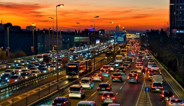 İstanbul'da trafik kilit noktasına geldi