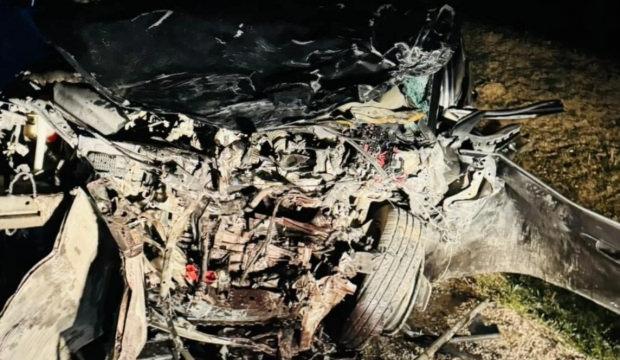 Kaymakamın i&ccedil;erisinde bulunduğu makam aracı kaza yaptı: 1 &ouml;l&uuml;, 2 yaralı