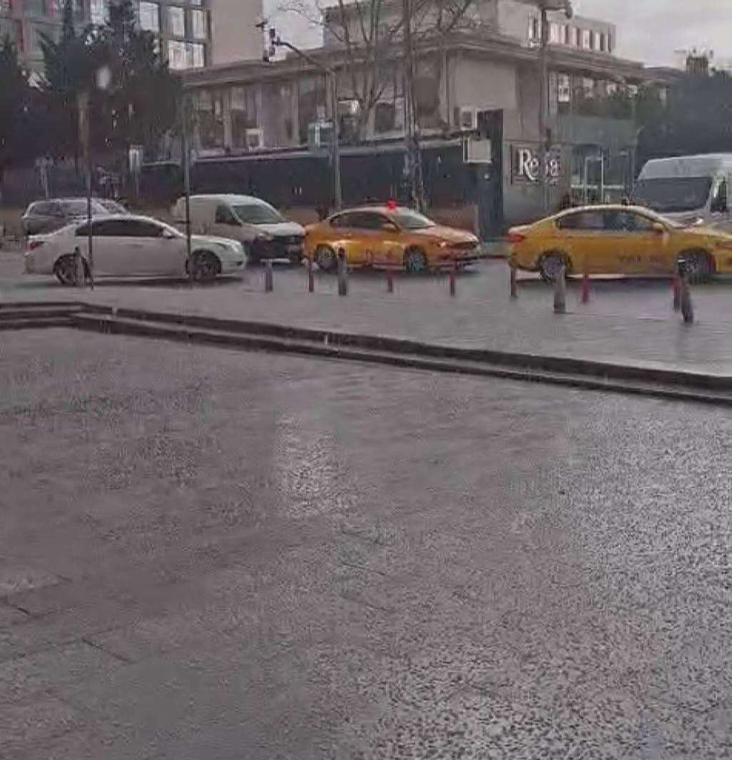 İstanbul'a dolu yağdı