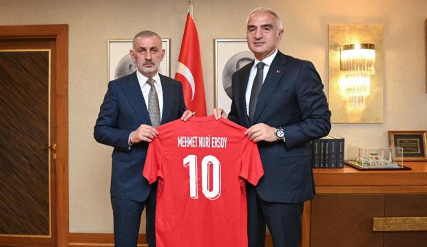 Futbolun g&uuml;c&uuml; turizme taşınıyor: Bakanlık ve TFF&rsquo;den iş birliği