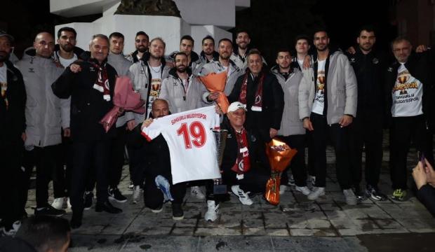 Sungurlu'da 'Efeler Ligi' coşkusu! Şampiyonluk sevinci meydana taştı