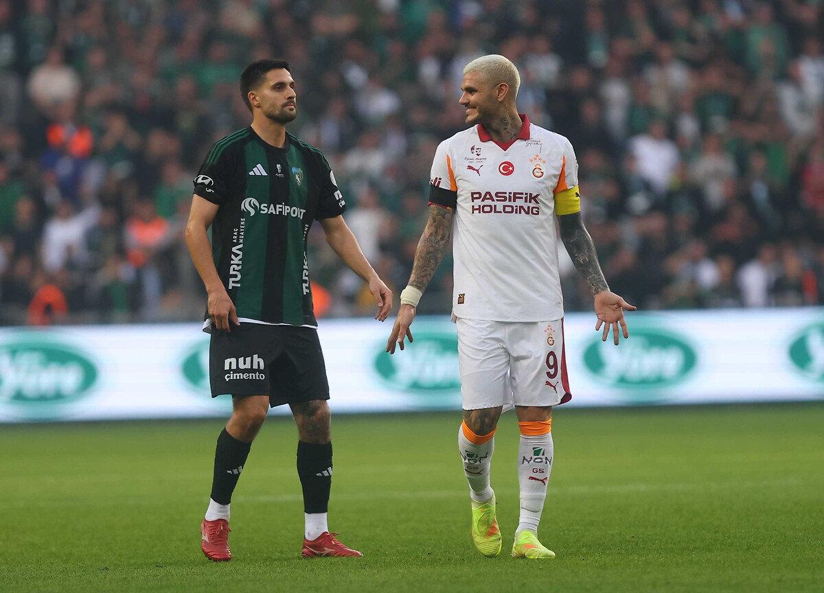 Süper Lig'de sezonun ilk yarısında Kocaeli'de oynanan Kocaelispor-Galatasaray maçından bir kare