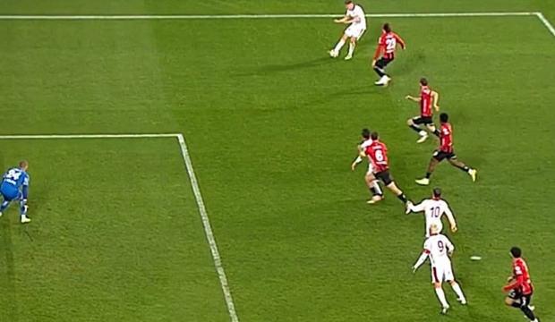 Galatasaray'ın gol&uuml; ofsayta takıldı! Eski hakemler pozisyonu yorumladı