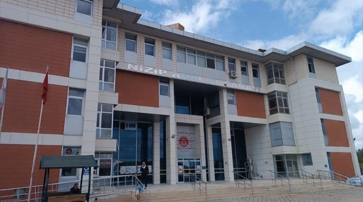 Bıçaklı yaralama olayının yaşandığı okul. 