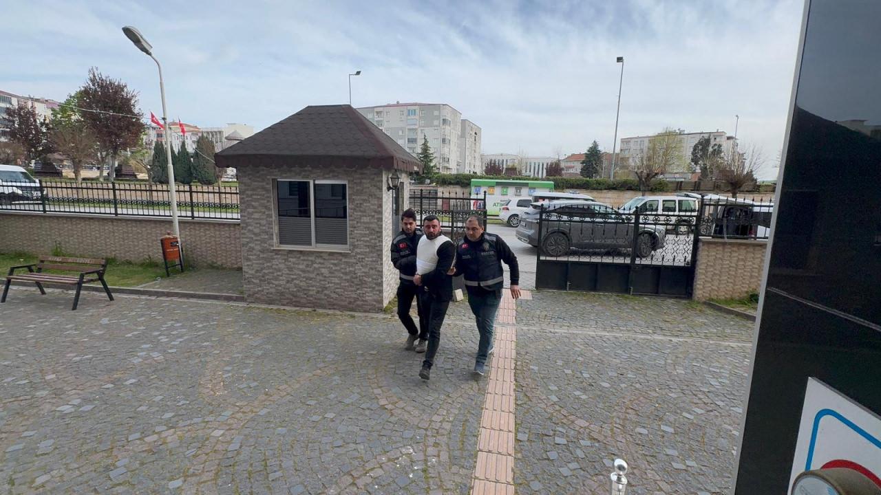 Samsun’un Bafra ilçesinde 1 Nisan'da işlenen cinayetle ilgili yürütülen soruşturmada, azmettirici oldukları iddia edilen Murat Yüksel (36) ile kardeşi Mesut Yüksel (34), gözaltına alındı.