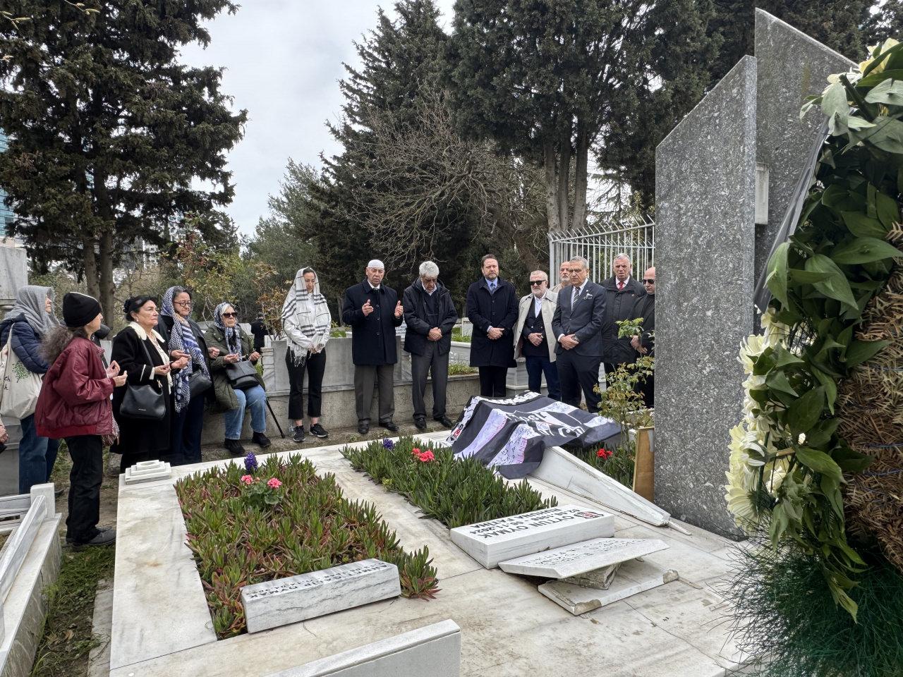 Beşiktaş Hakkı Yeten'i andı!
