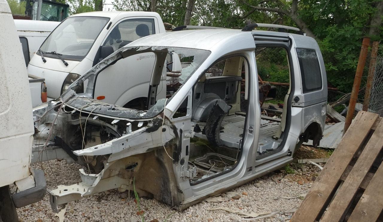 Vicdanları sızlatan görüntü: Milyonluk araçlar hurdaya döndü!