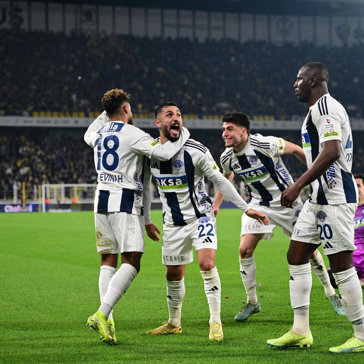 90+11'de gelen gol sonrası Kasımpaşalı oyuncuların sevinçleri