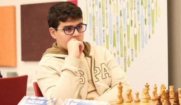 D&uuml;nyanın 'en gen&ccedil; b&uuml;y&uuml;kustası' artık bir T&uuml;rk! 35 yıllık rekoru tarihe g&ouml;men dahi