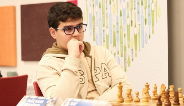 'En gen&ccedil; b&uuml;y&uuml;kusta' 15 yaşındaki T&uuml;rk sporcu d&uuml;nya şampiyonunu yendi