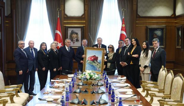 Erdoğan, T&uuml;rk Demokrasi Vakfı heyetini kabul etti