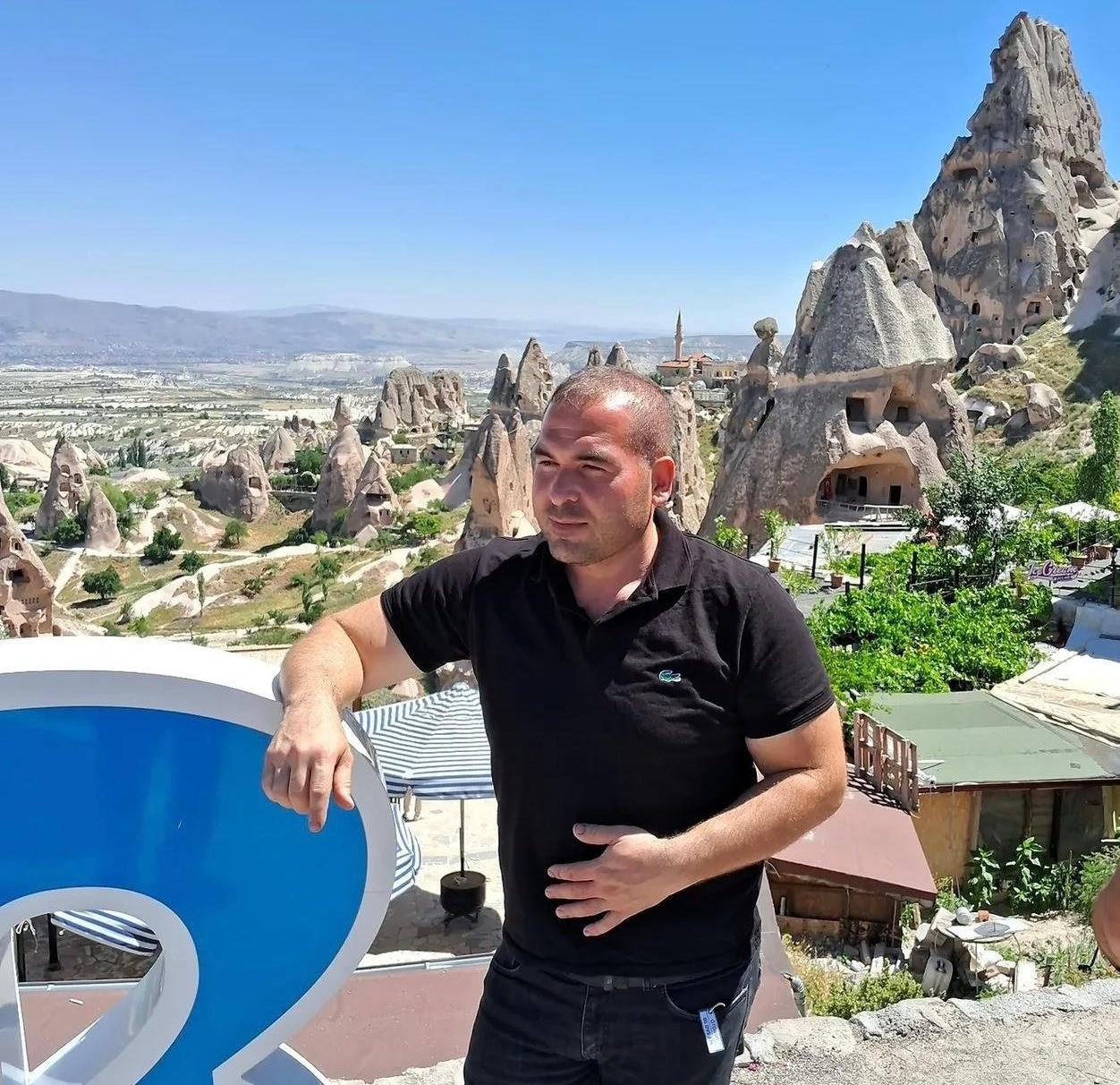 Necmeddin Bekçi, silah seslerini duyup okula koşmuş.