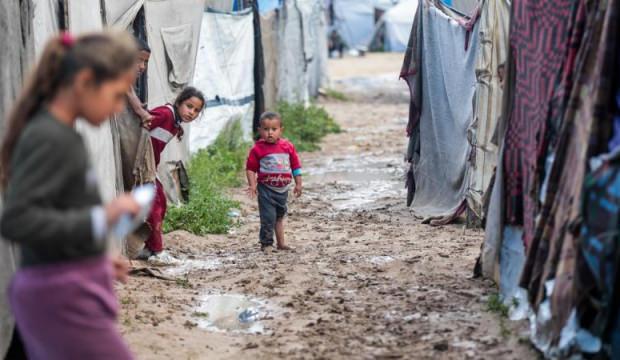 Gazze&rsquo;de kriz derinleşiyor: Ekmek kuyrukları saatler s&uuml;r&uuml;yor