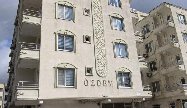 Gen&ccedil; &ouml;ğretmen evde &ouml;l&uuml; bulundu: Nedeni araştırılıyor!