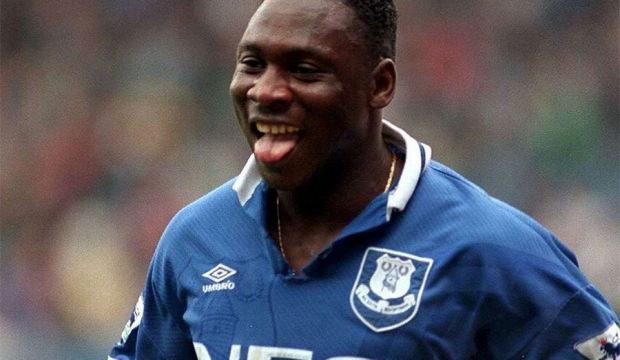 Kendini oyuna aldı, tarihe ge&ccedil;ti! Amokachi&rsquo;den unutulmaz &ccedil;ifte gol