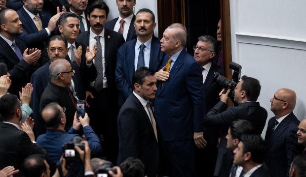 Kurtlar Vadisi'nin &uuml;nl&uuml; ismi AK Parti Grup toplantısında!