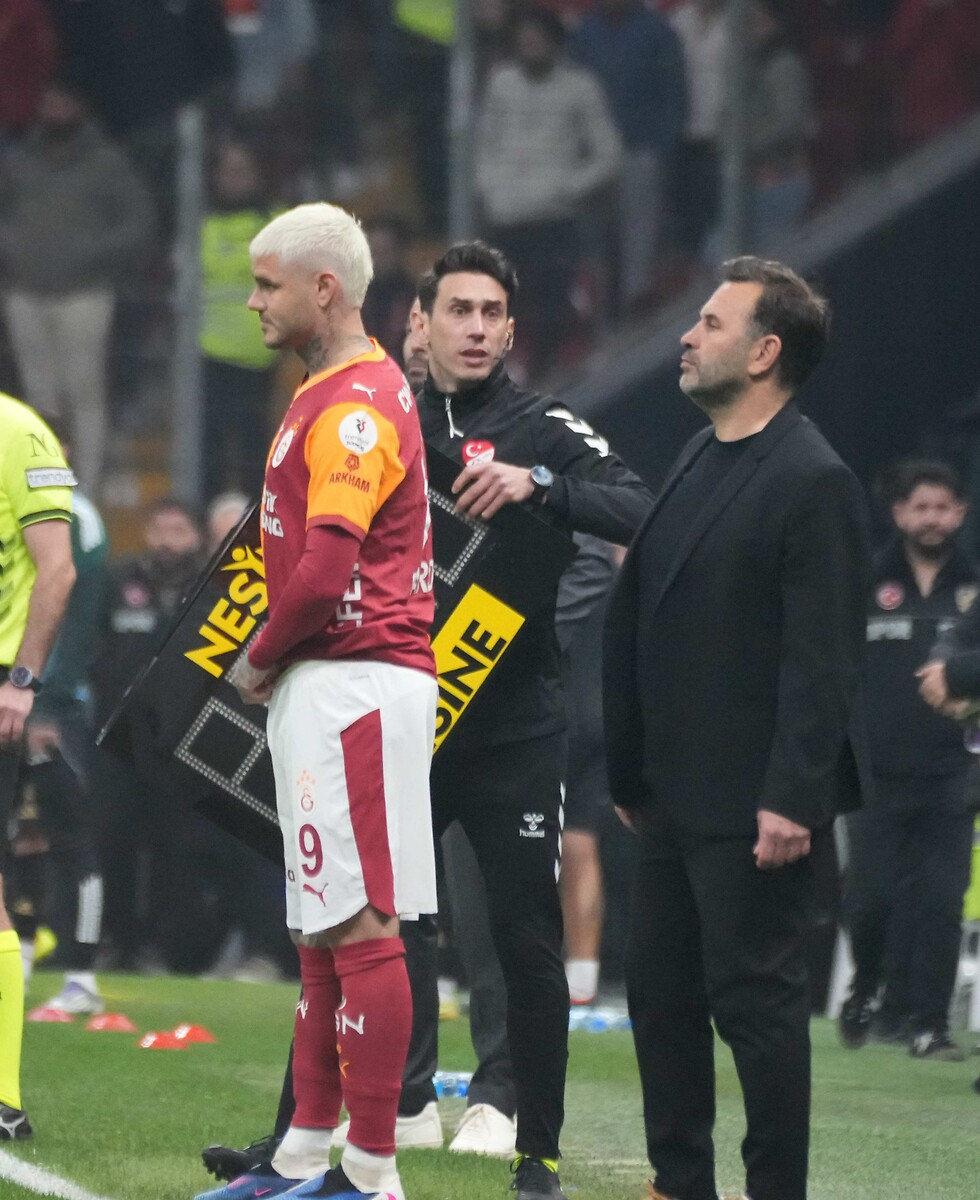 Mauro Icardi ve Okan Buruk