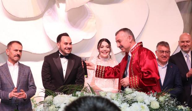 Milletvekili Veysel Tipioğlu'nun mutlu g&uuml;n&uuml;: Siyaset ve iş d&uuml;nyası bu d&uuml;ğ&uuml;nde buluştu