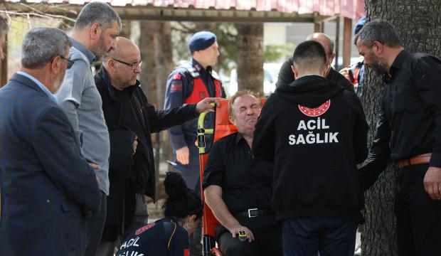 &Ouml;ğretmen Ayla Kara'nın son yolculuğu: Eşi cenazede fenalaştı! 