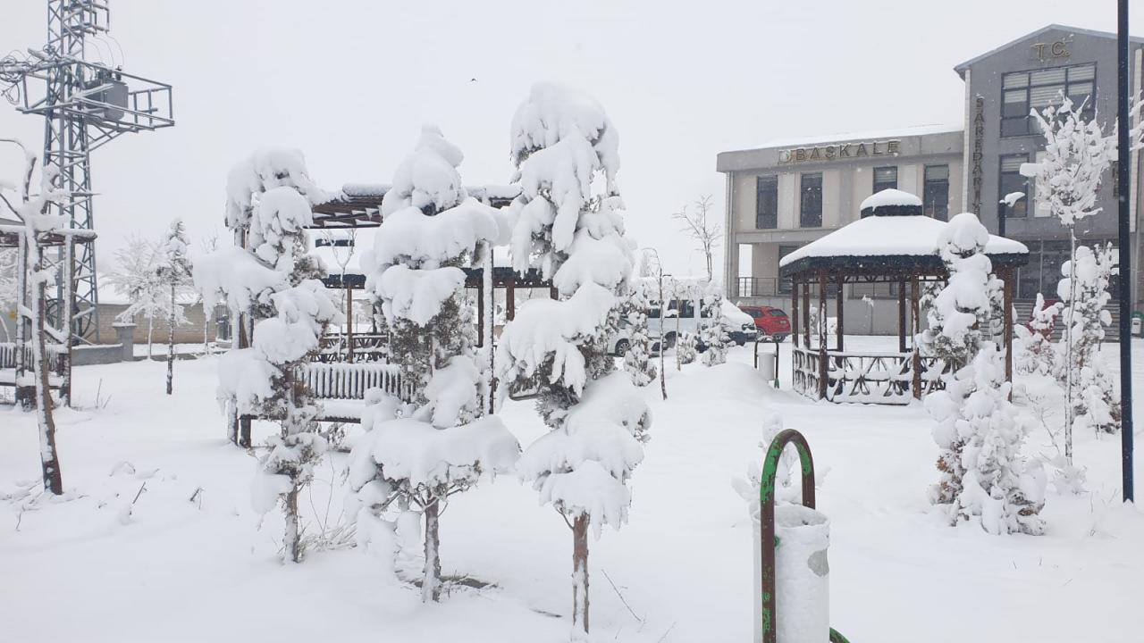 Kar yağışı, ulaşımı da olumsuz etkiledi.