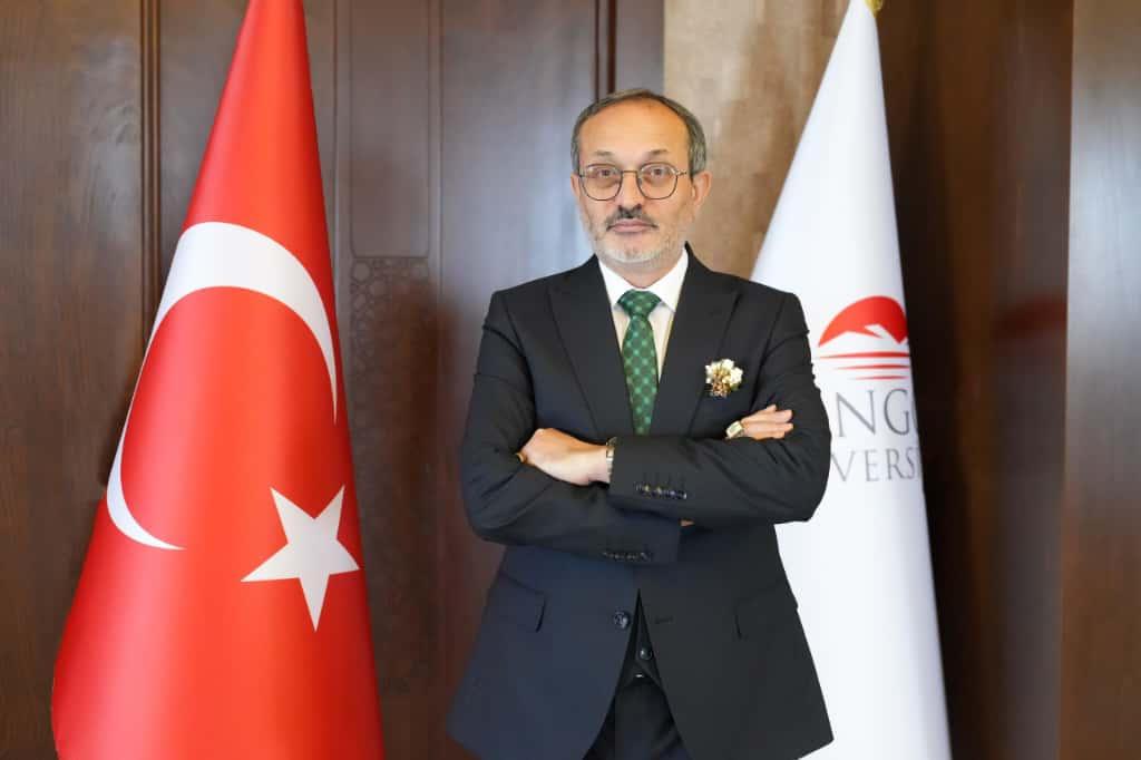 Bingöl Üniversitesi Rektörü Prof. Dr. Erdal Çelik