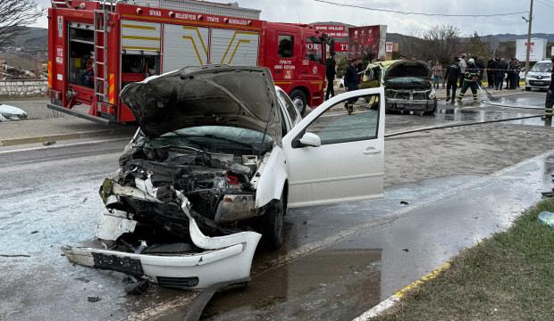 Sivasspor tesisleri &ouml;n&uuml;nde feci kaza! 4'&uuml; futbolcu 6 kişi yaralandı
