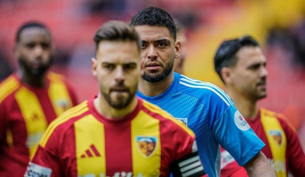 S&uuml;per Lig ekibinde kaleci, taraftarı karşısına aldı: Elin uzamıyor, dilin durmuyor