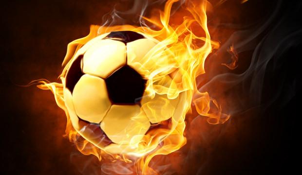 B&uuml;y&uuml;k vahşet! Takım otob&uuml;s&uuml;ne saldırıp futbolcuyu &ouml;ld&uuml;rd&uuml;ler