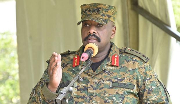 Ugandalı hadsiz generalin T&uuml;rkiye s&ouml;zleri g&uuml;ndem olmuştu! Geri adım atmak zorunda kaldı