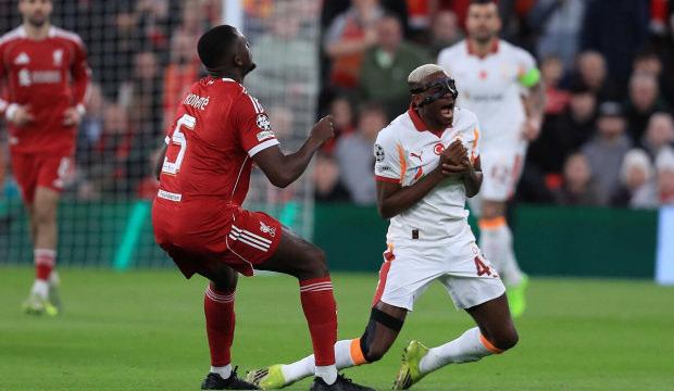 &Uuml;nl&uuml; yorumcudan Osimhen iddiası! 'Dizinden ameliyat oldu'